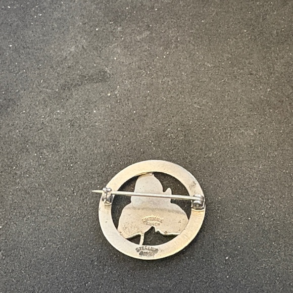 Sterling Silver and Green Enamel  Trillium Brooch - Picture 6 of 6